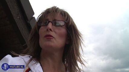 German MILF Wet Play